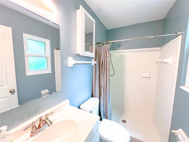 Building Photo - 4814 SW 57th Dr