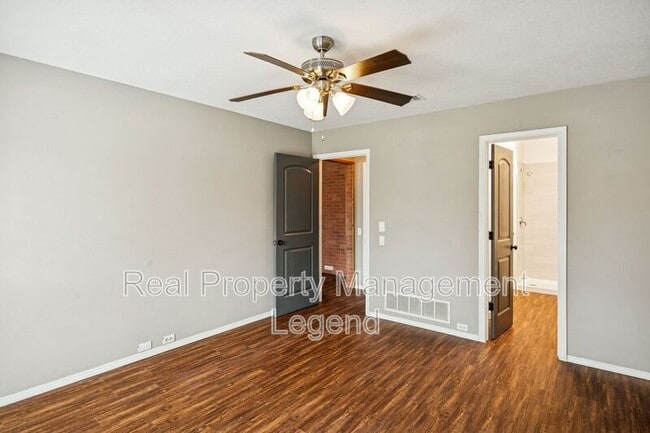 Building Photo - 3740 Racquet Ct