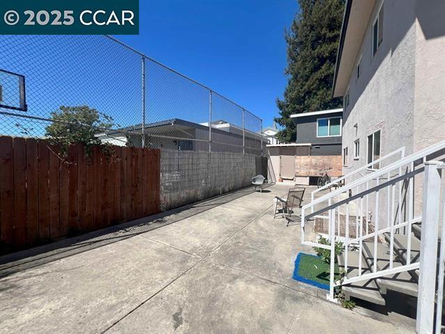 Building Photo - 2134 McGee Ave
