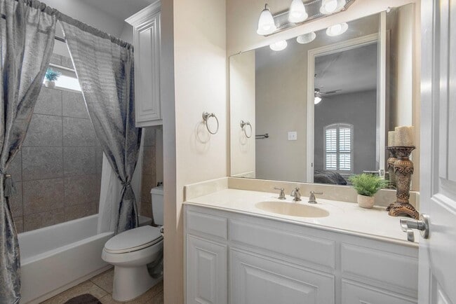 Building Photo - 2264 Hermitage Dr