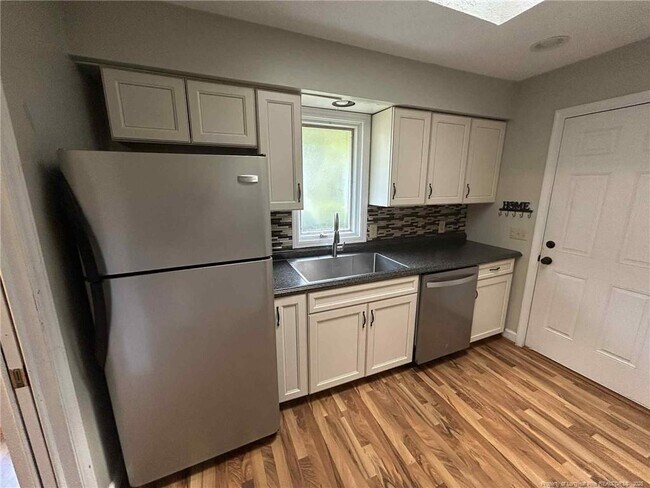 Building Photo - 8043 Canterbury Cir