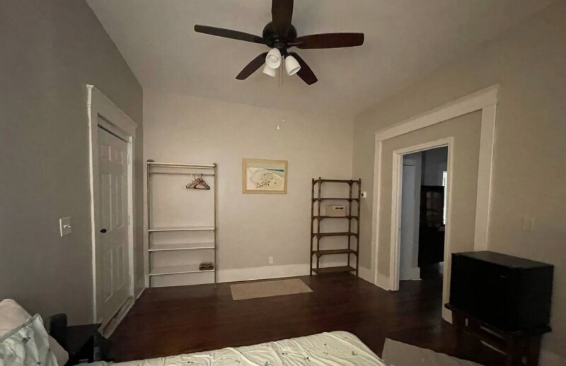 Building Photo - 506 W 48th St