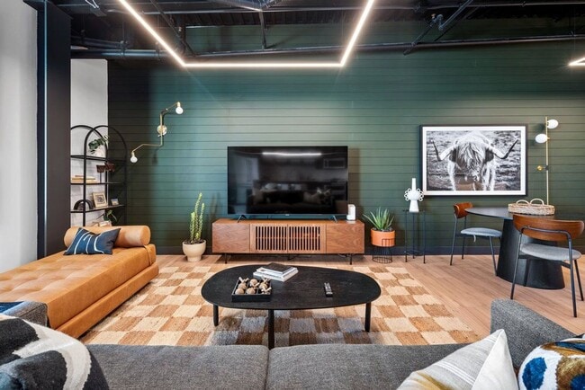 Building Photo - Stunning Fully Furnished Condo in Downtown...