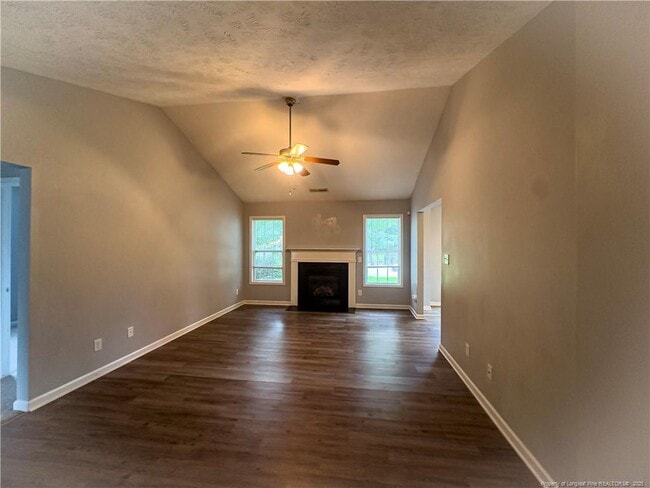 Building Photo - 290 Strike Eagle Dr
