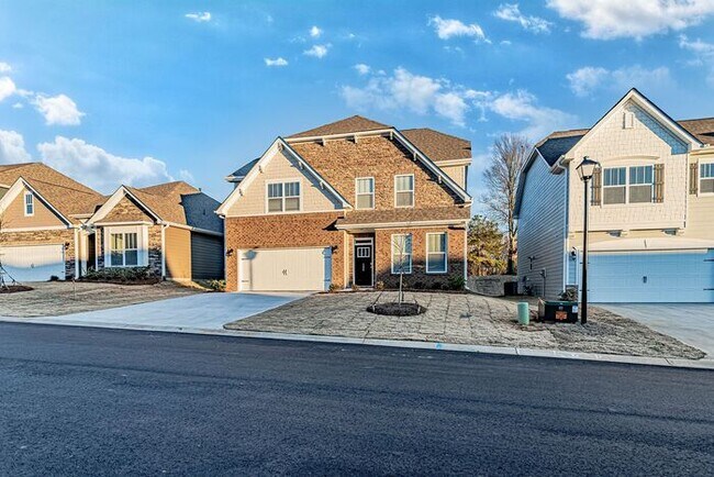 Building Photo - HUGE And BRAND New Home in Greer 29651!