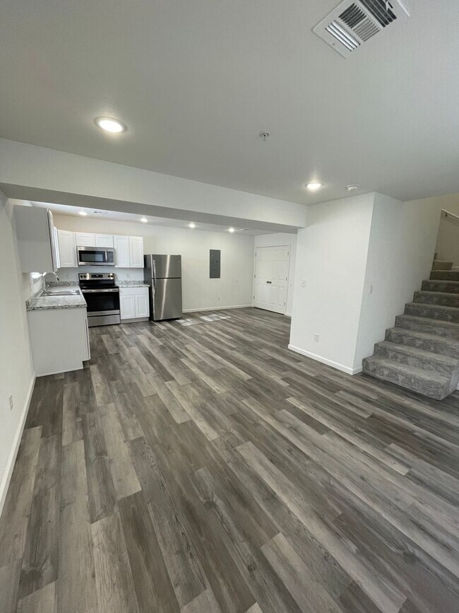 Building Photo - Townhomes Now Available in Strafford MO!