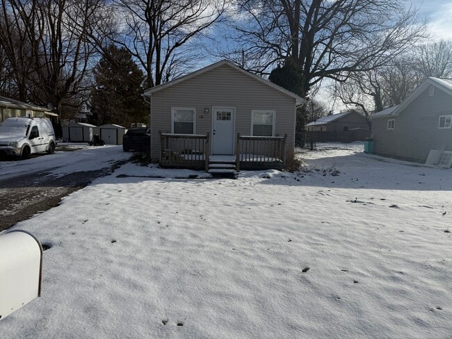 Building Photo - 120 Lakeview Blvd