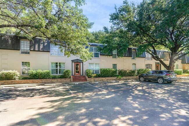 Primary Photo - 5222 Fleetwood Oaks Ave
