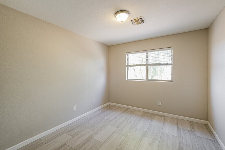 Building Photo - 4538 W Fawn Dr