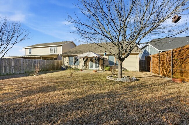 Building Photo - 2918 St Rita Dr