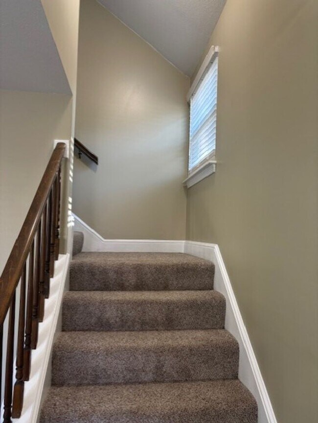 Building Photo - 1090 Wilkins Dr