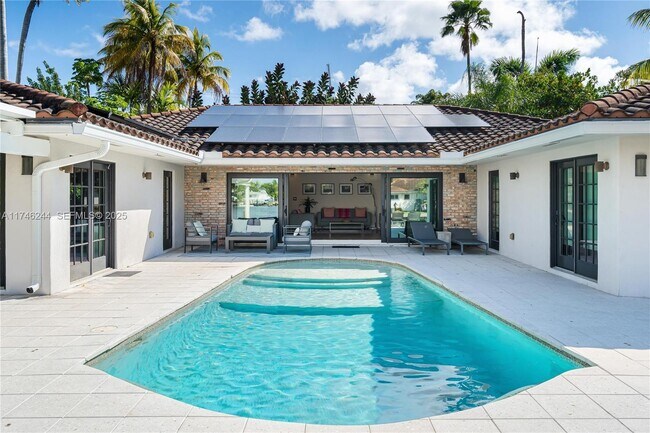 Building Photo - 524 Oleander Dr