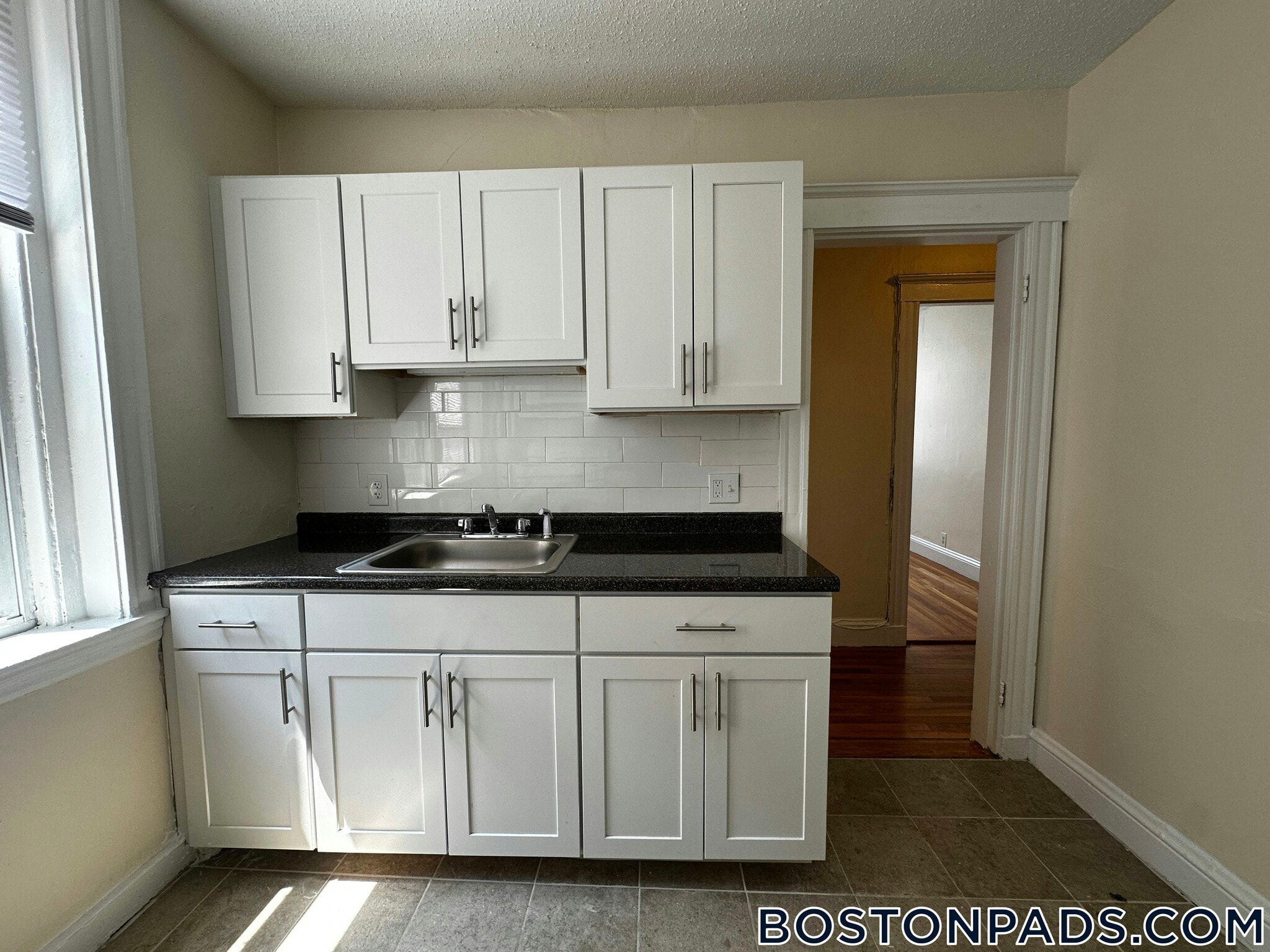 Building Photo - 5 Barrows St