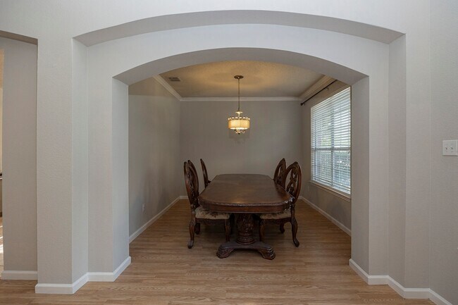 Building Photo - 6405 Calloway Dr