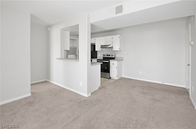 Building Photo - 220 Mission Catalina Ln