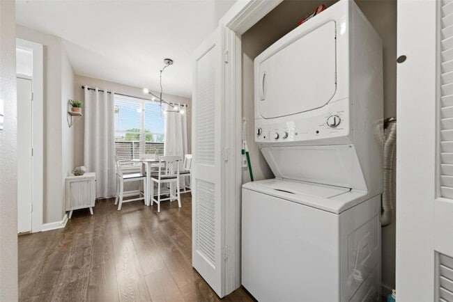 Building Photo - 1201 Grove Blvd