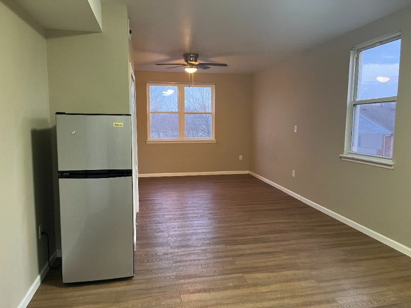 Building Photo - 2255 N Park Ave