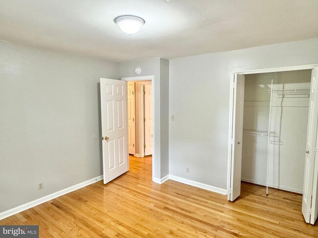 Building Photo - 36 Seneca Terrace
