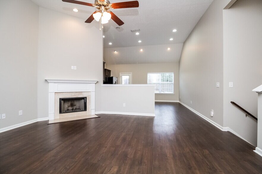 Building Photo - 9205 Thomason Trail