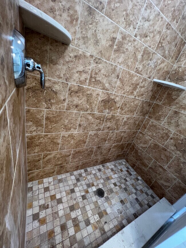 Building Photo - 15 Kiara Dr