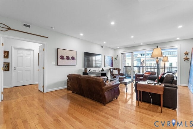 Building Photo - 4940 Old Main St