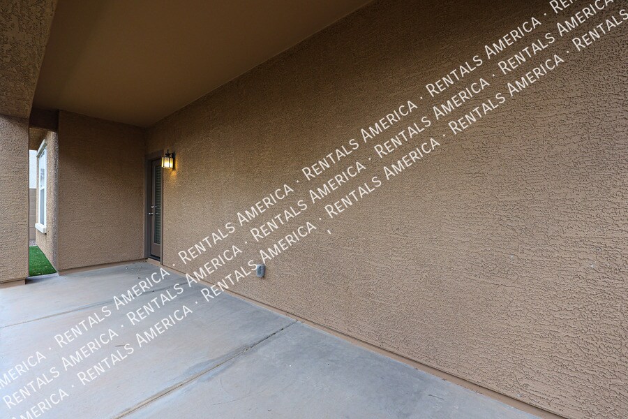 Building Photo - 4212 E Erie St