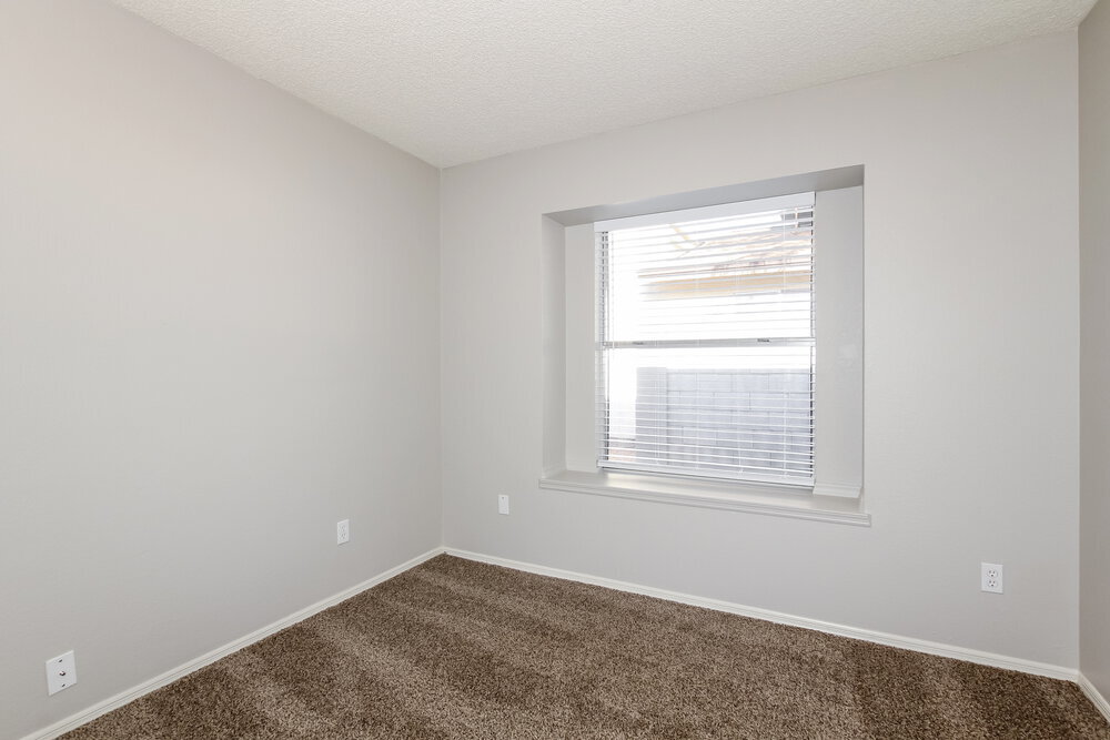 Building Photo - 4713 W Menadota Dr