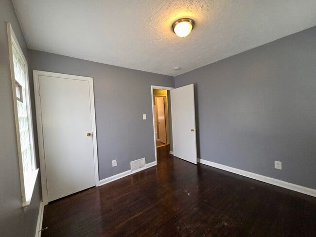 Building Photo - 20243 Westphalia St