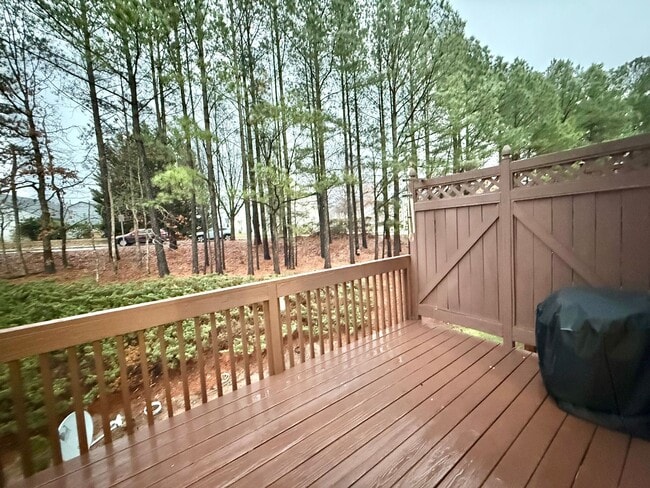 Building Photo - Stunning 3BD, 4BA Morrisville Townhome in an HOA Community with Premier Amenities & Near RDU Airp...