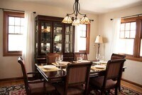 Building Photo - Bungalow by the Green! Executive SLC Rental Home