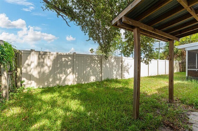 Building Photo - 5010 Larch Ln