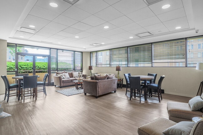 Building Photo - 127 Greyrock Pl