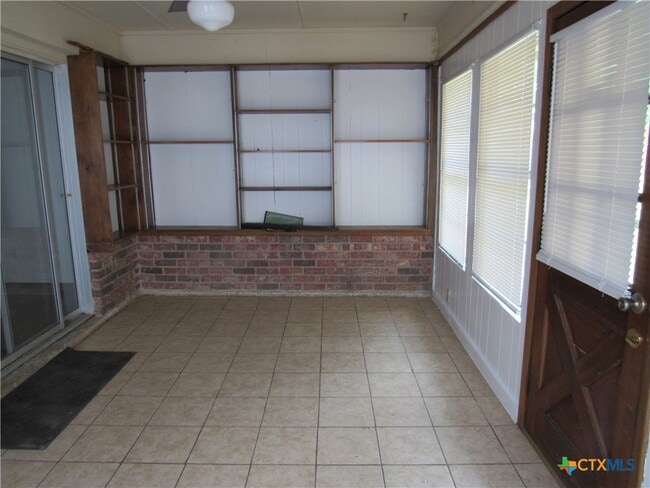 Building Photo - 1205 Arkansas Ave