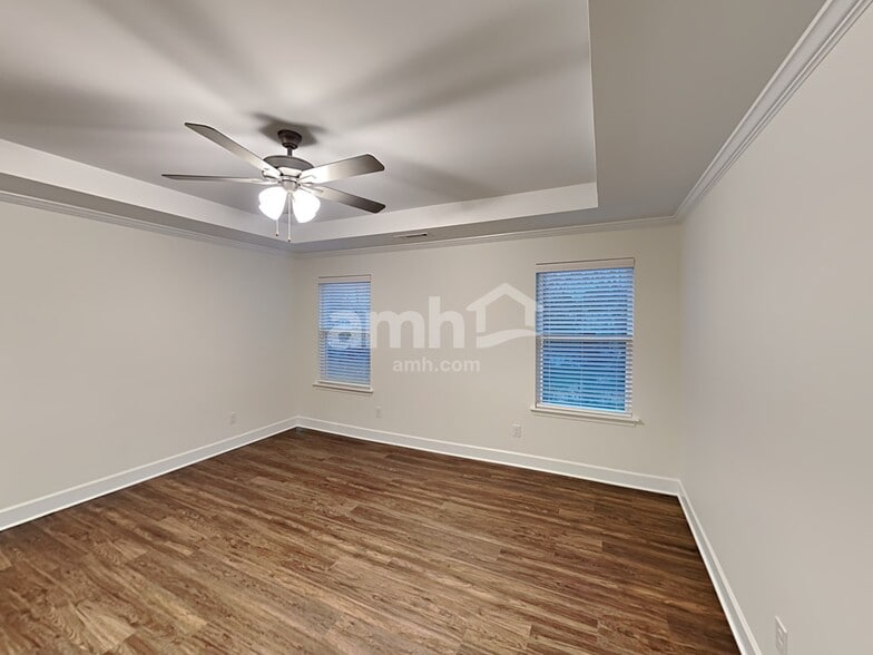 Building Photo - 3012 Esquire Dr