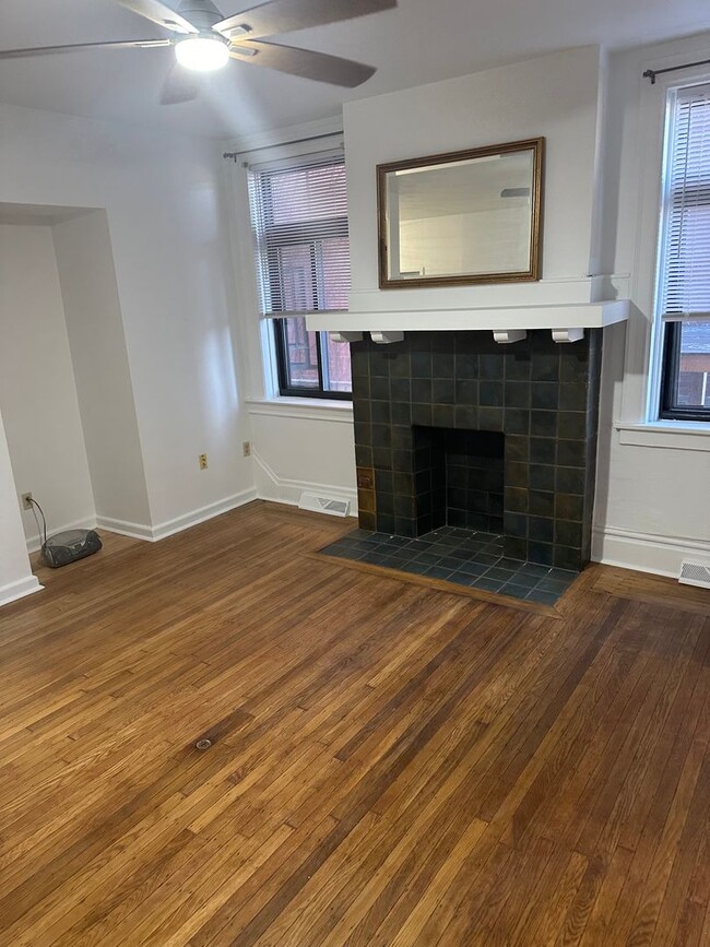 Building Photo - 407 S Aiken Ave