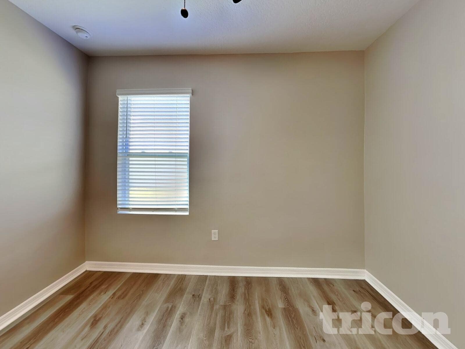 Building Photo - 935 Summer Glen Dr