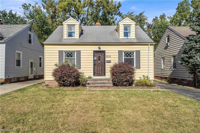 Primary Photo - 5634 Waterbury Ave