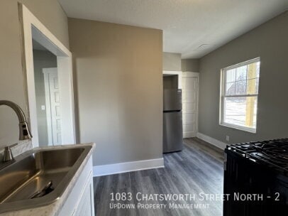 Building Photo - 1083 Chatsworth St N