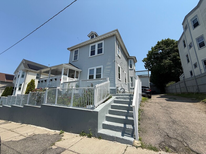 Building Photo - 14 Mt Everett St