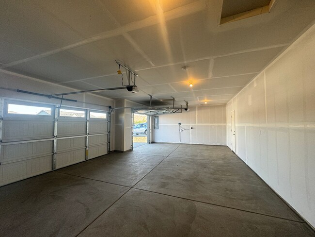 Building Photo - Non-Refundable & Security Deposit Total: $...