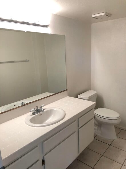 Building Photo - 147 Coventry Dr