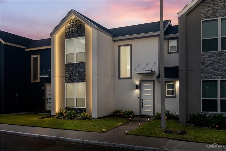 Building Photo - 5604 N Crown Point