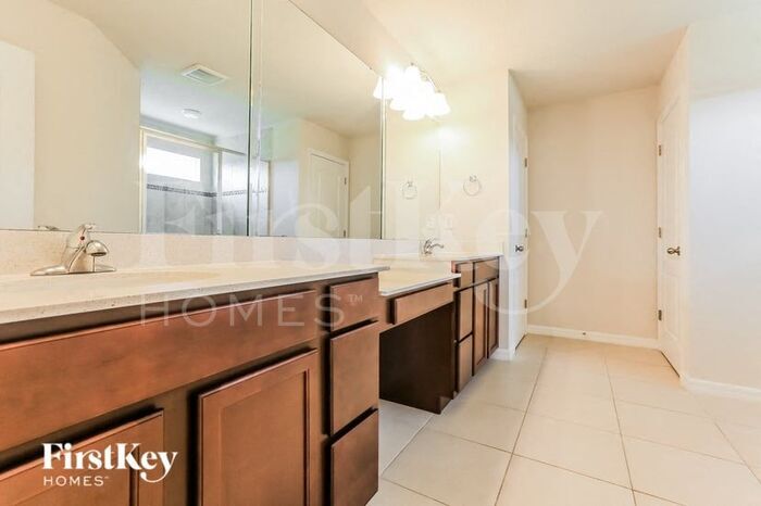 Building Photo - 11231 Hudson Hills Ln