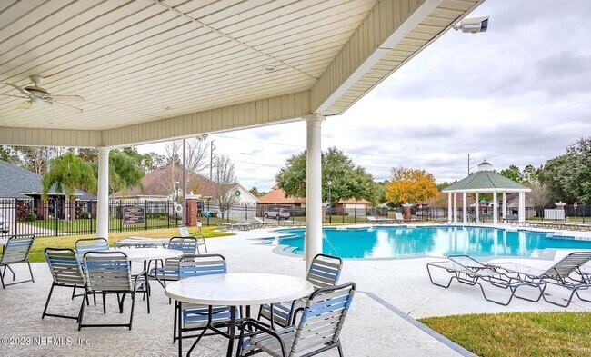 Building Photo - 12004 W Liberty Lake Dr