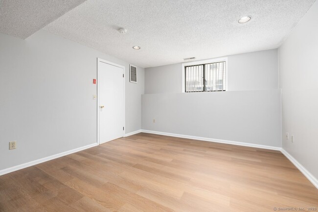 Building Photo - 422 Courtland Ave