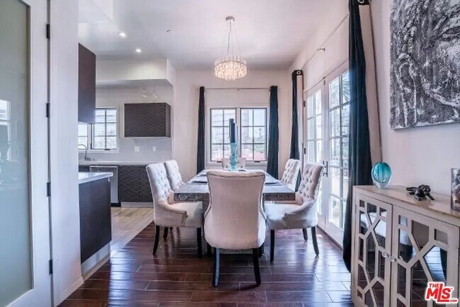 Building Photo - 225 S Hamilton Dr