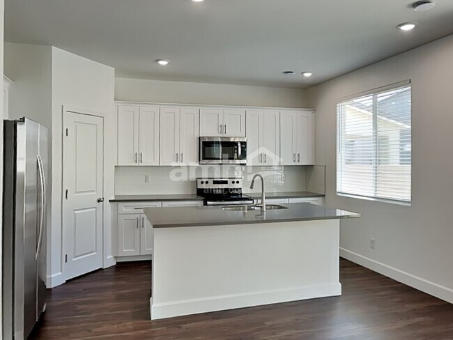 Building Photo - 8937 Carmine Cob Ave