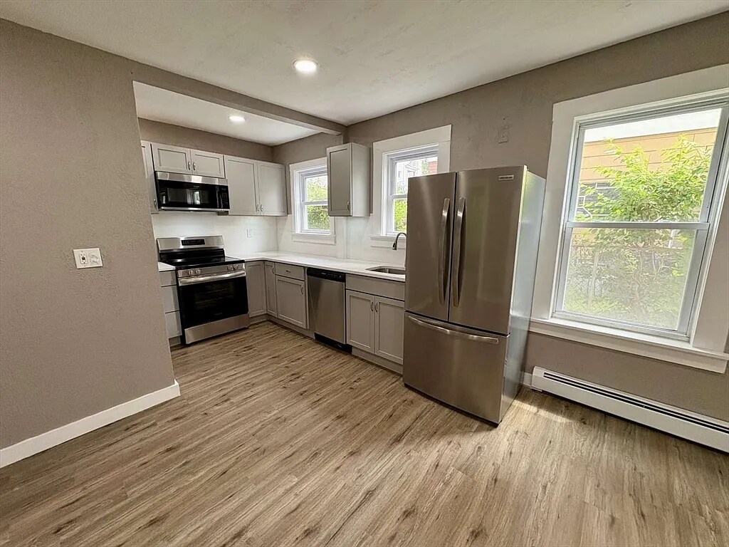 Building Photo - 37 Green Hill Pky