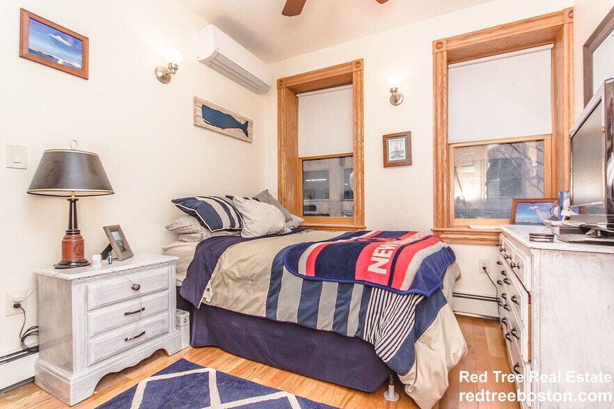 Building Photo - 37 Charles St