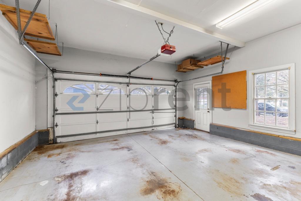 Building Photo - Unit